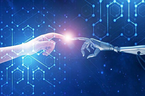 中律集團(tuán) 以數(shù)據(jù)智能為引擎，驅(qū)動(dòng)產(chǎn)業(yè)創(chuàng)新與升級(jí)